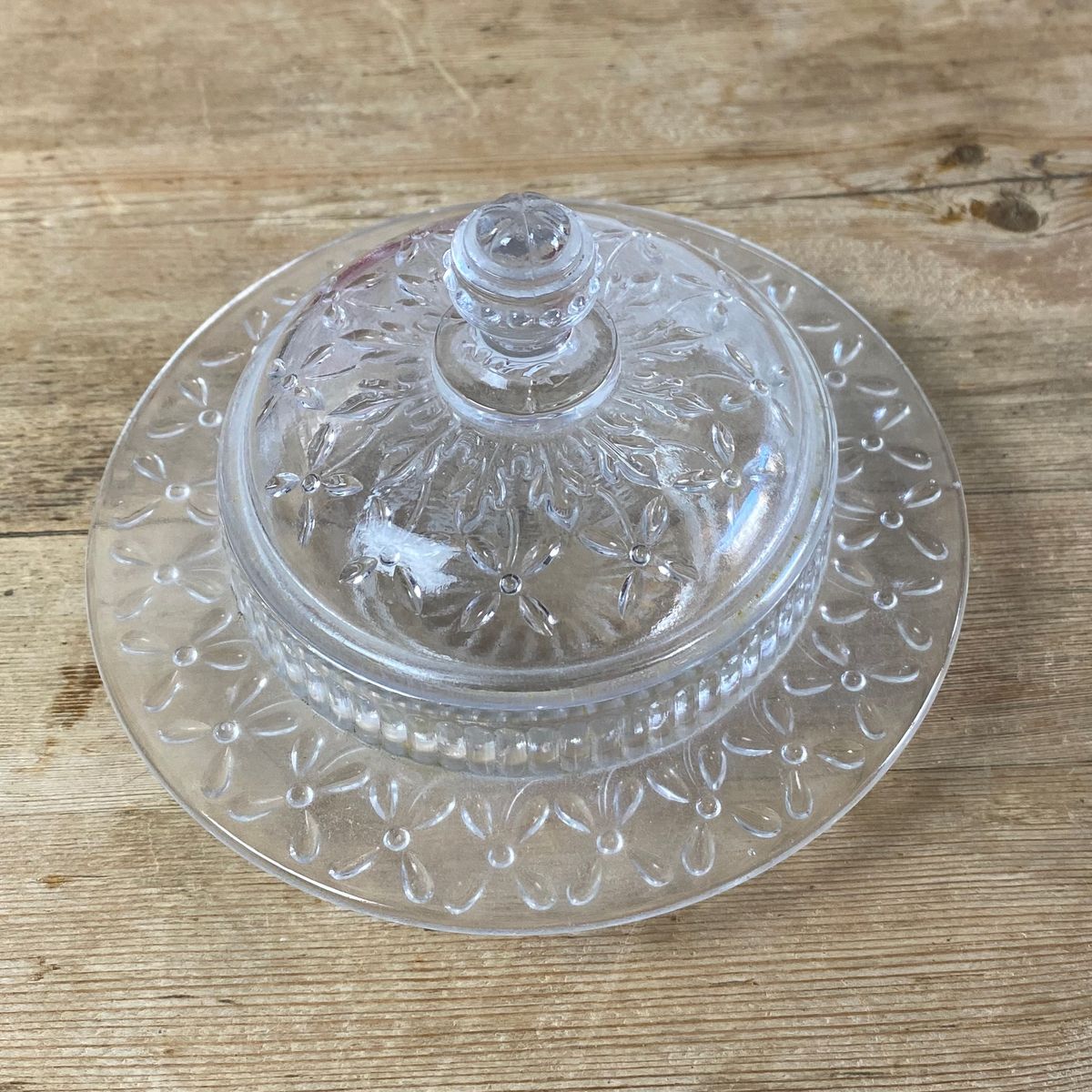 Thomas smørskål med lokk, merket HØVIK