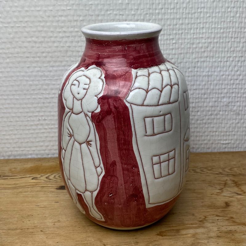 Br. Vaaten, rød vase