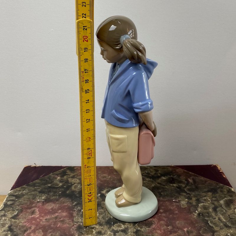 Lladro, jente med musefletter
