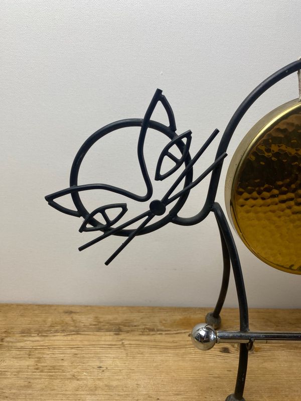 String katt, Ystad Metall. Gong-gong