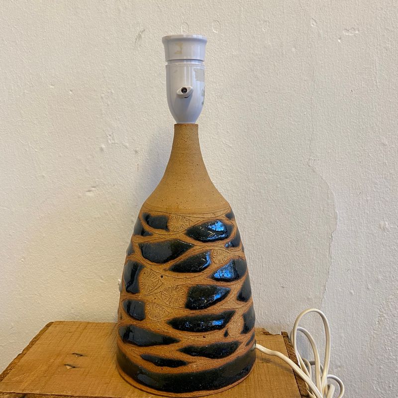 Rustikk brodlampe i keramikk