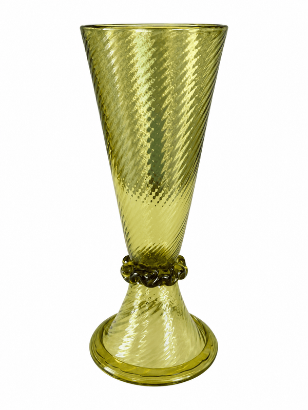 Høye, grønne glass