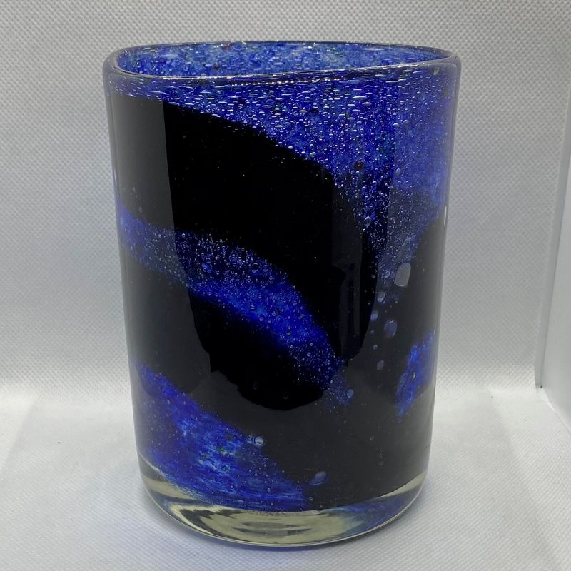 Benny Motzfeldt, blå og svart vase