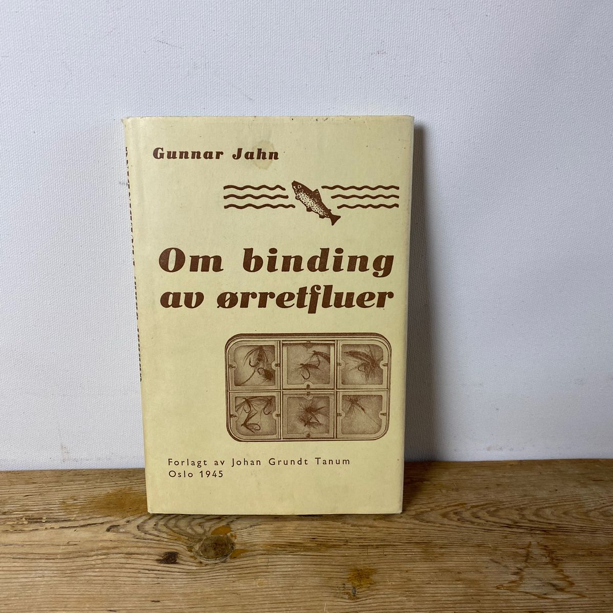 Om binding av ørrettfluer